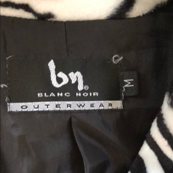 🆕 Zebra Patterned Coat - Picture 3 of 5